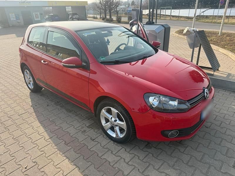 Second-hand VW Golf VII Sport 105 CP (77 kW) 2012 Roșu Berlinǎ
