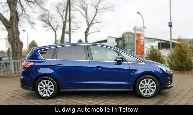 Gebraucht Ford S-MAX Titanium 239 PS (175 kW) 2017 Blau Van / Kleinbus