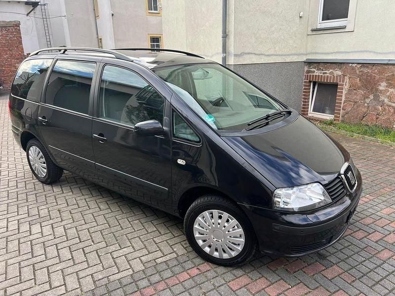 Schwarz Gebraucht 2005 Seat Alhambra Kids Van / Kleinbus | 5.555 € (Etwas zu teuer) - Bild 1/4