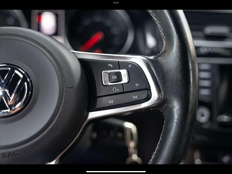 Schwarz Gebraucht 2016 VW Golf VII GTD Limousine | 17.700 € (Etwas zu teuer) - Bild 1/4