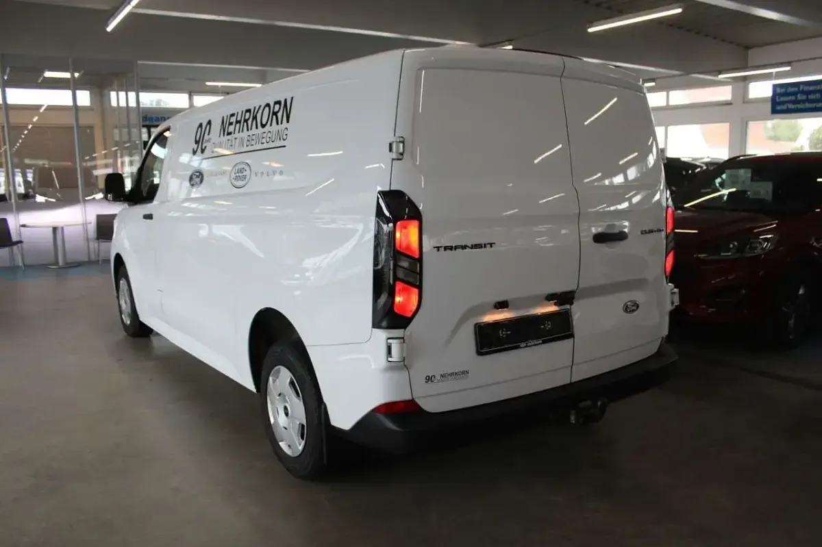 Gebraucht Ford Transit Custom Trend 136 PS (100 kW) 2025 Weiß Limousine