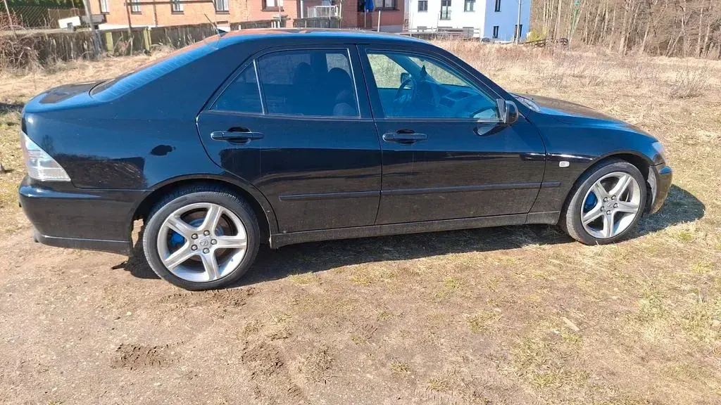 Gebraucht Lexus IS200 Sport Line 155 PS (114 kW) 2000 Schwarz Limousine
