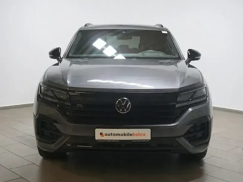 Używany VW Touareg 286 KM (210 kW) 2023 Szary SUV