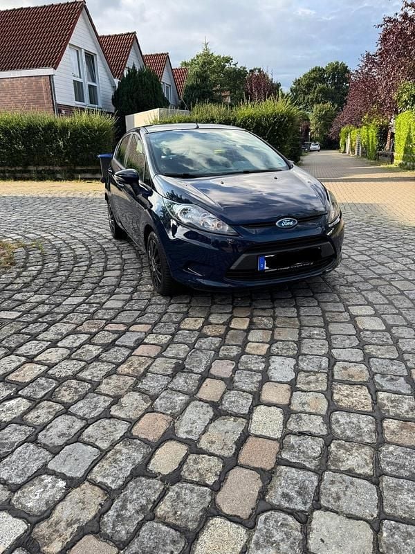 Blau Gebraucht 2009 Ford Fiesta Kleinwagen | 2.150 € (Guter Preis) - Bild 1/4