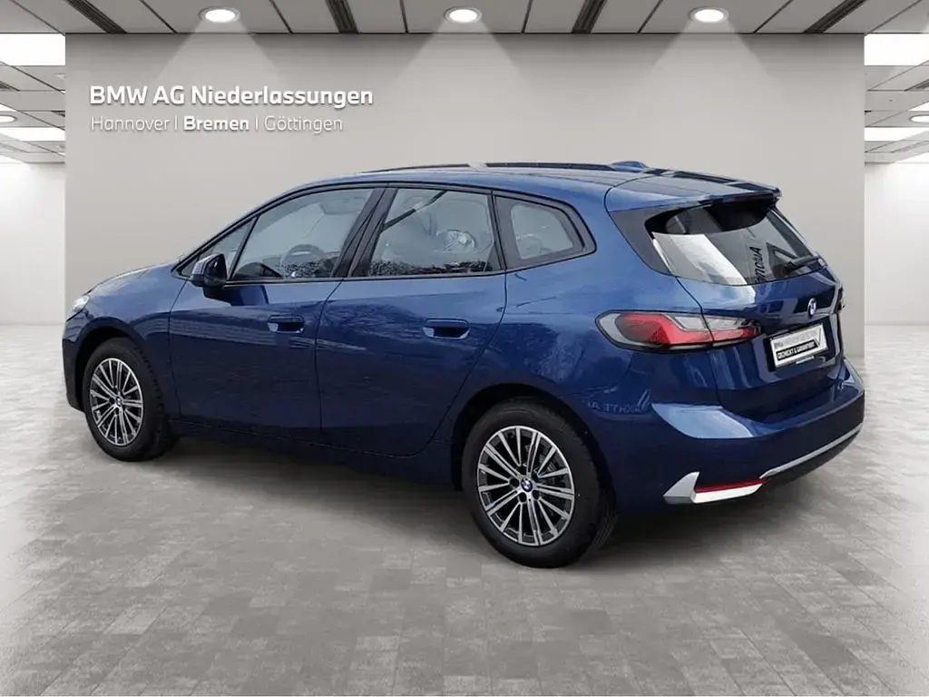 Gebraucht BMW 220 Luxury Line 150 PS (110 kW) 2025 Blau Van / Kleinbus