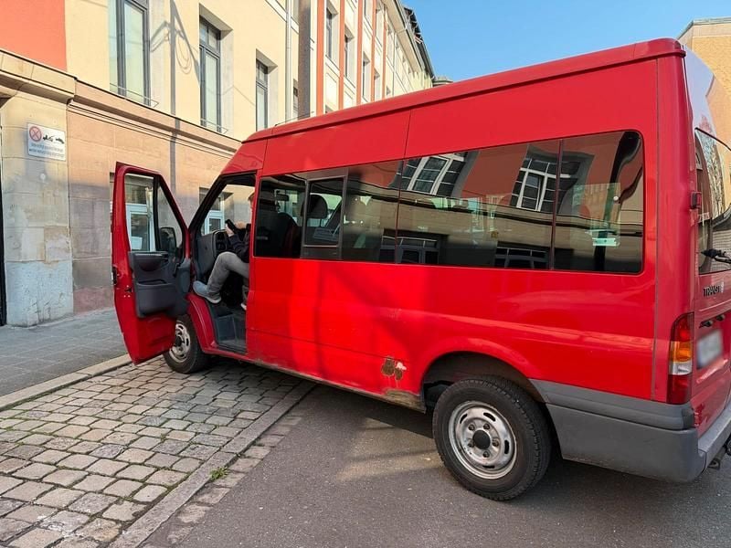 Gebraucht Ford Transit 100 PS (73 kW) 2003 Rot Van / Kleinbus