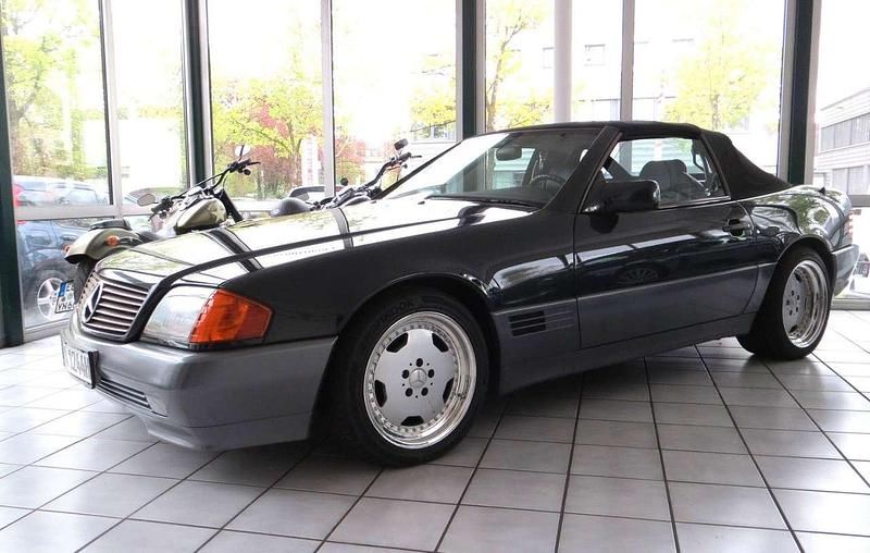 Blauschwarz 199 Gebraucht 1992 Mercedes SL300 AMG Cabrio | 26.999 € - Bild 1/4