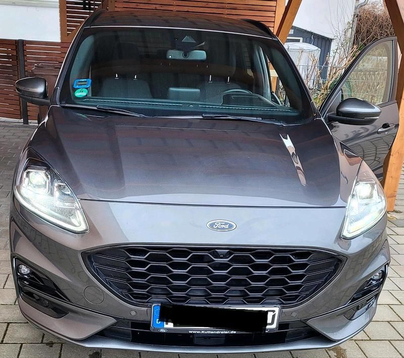Gebraucht Ford Kuga ST-Line 225 PS (165 kW) 2021 Grau SUV