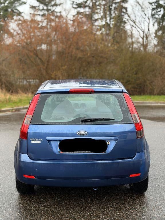 Gebraucht Ford Fiesta 69 PS (50 kW) 2005 Blau Kleinwagen