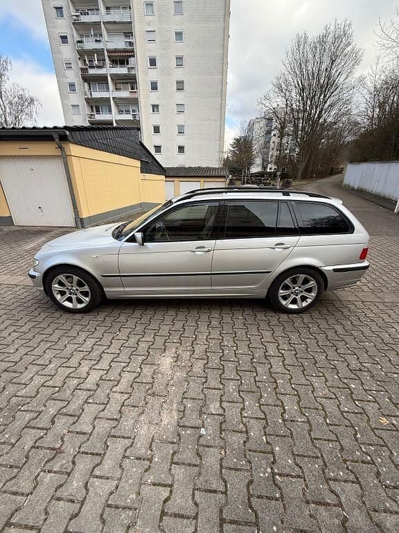 Silber Gebraucht 2002 BMW 325 Kombi | 2.500 € (Guter Preis) - Bild 1/4