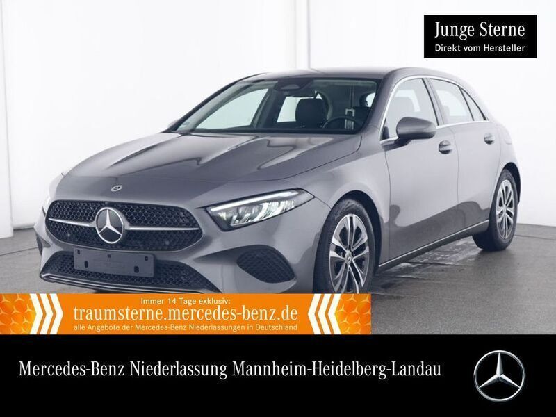 Grau Gebraucht 2024 Mercedes A200 Advanced Limousine | 29.490 € (Fairer Preis) - Bild 1/3