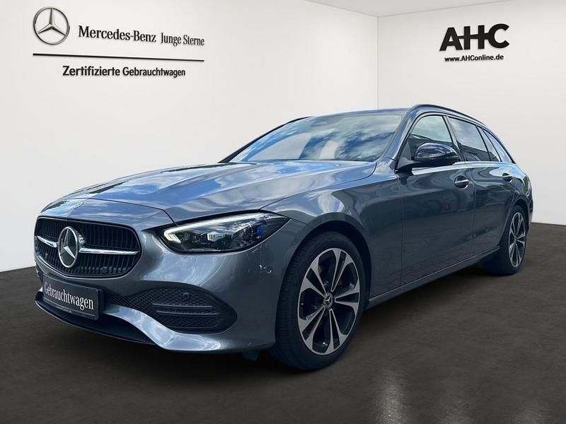 Grau Gebraucht 2021 Mercedes C220 Night Limousine | 34.950 € (Etwas zu teuer) - Bild 1/4