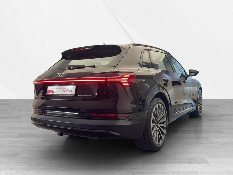 Gebraucht Audi e-tron Advanced Plus 300 kW (408 PS) 2021 Brillantschwarz SUV