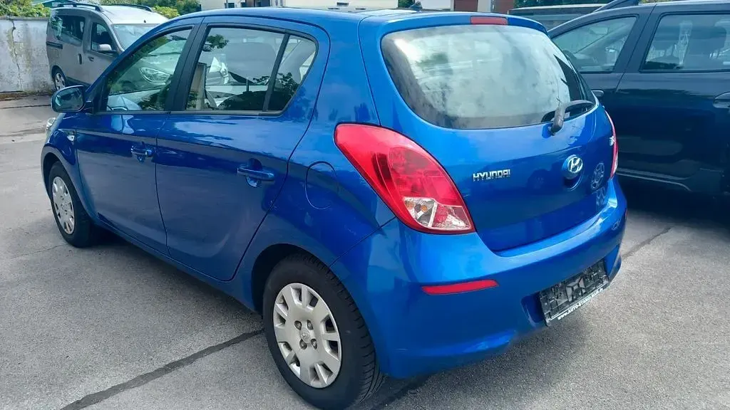 Gebraucht Hyundai i20 Trend 86 PS (63 kW) 2012 Blau Kleinwagen