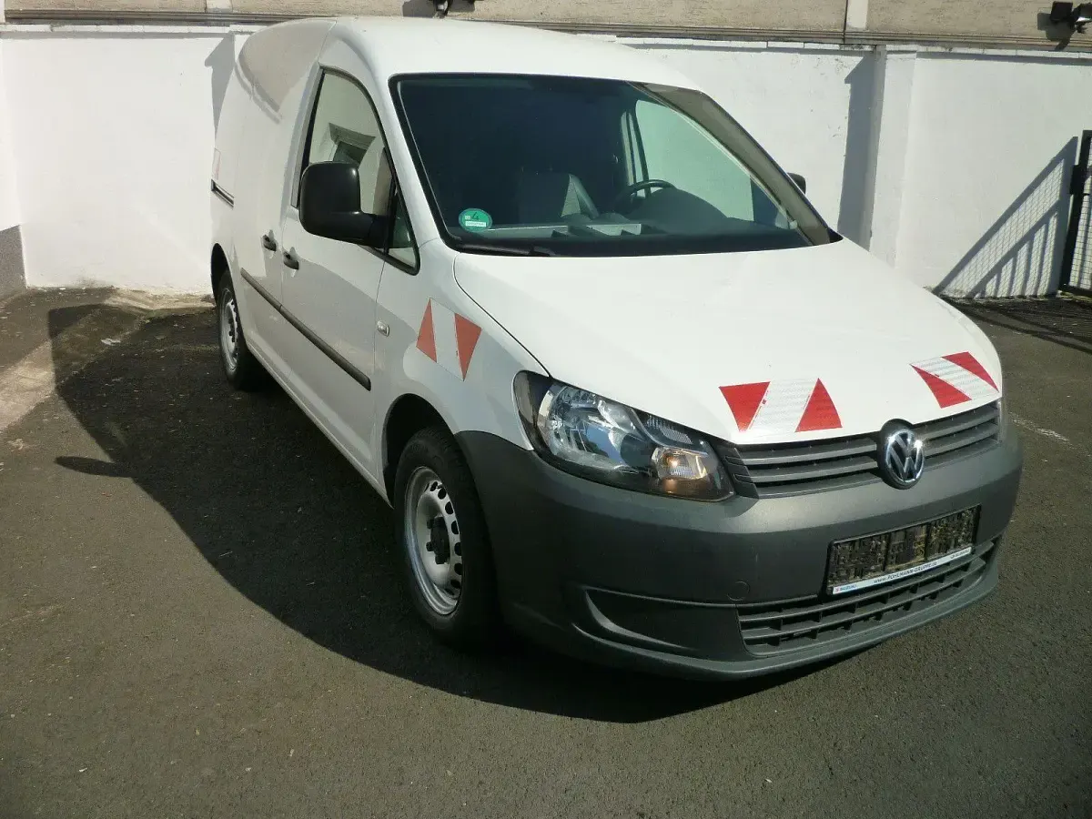Gebraucht VW Caddy 75 PS (55 kW) 2010 Weiß Van / Kleinbus