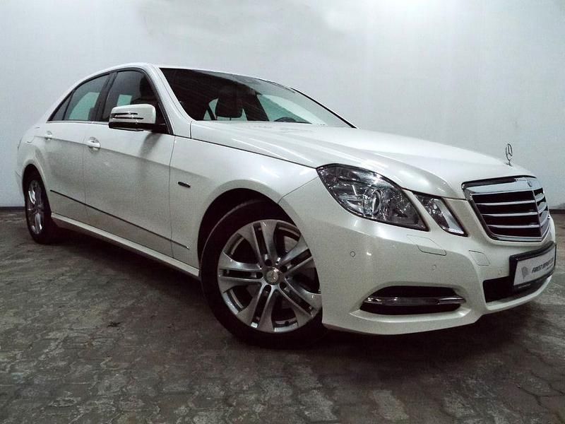 Gebraucht Mercedes E350 265 PS (194 kW) 2011 Weiß Limousine