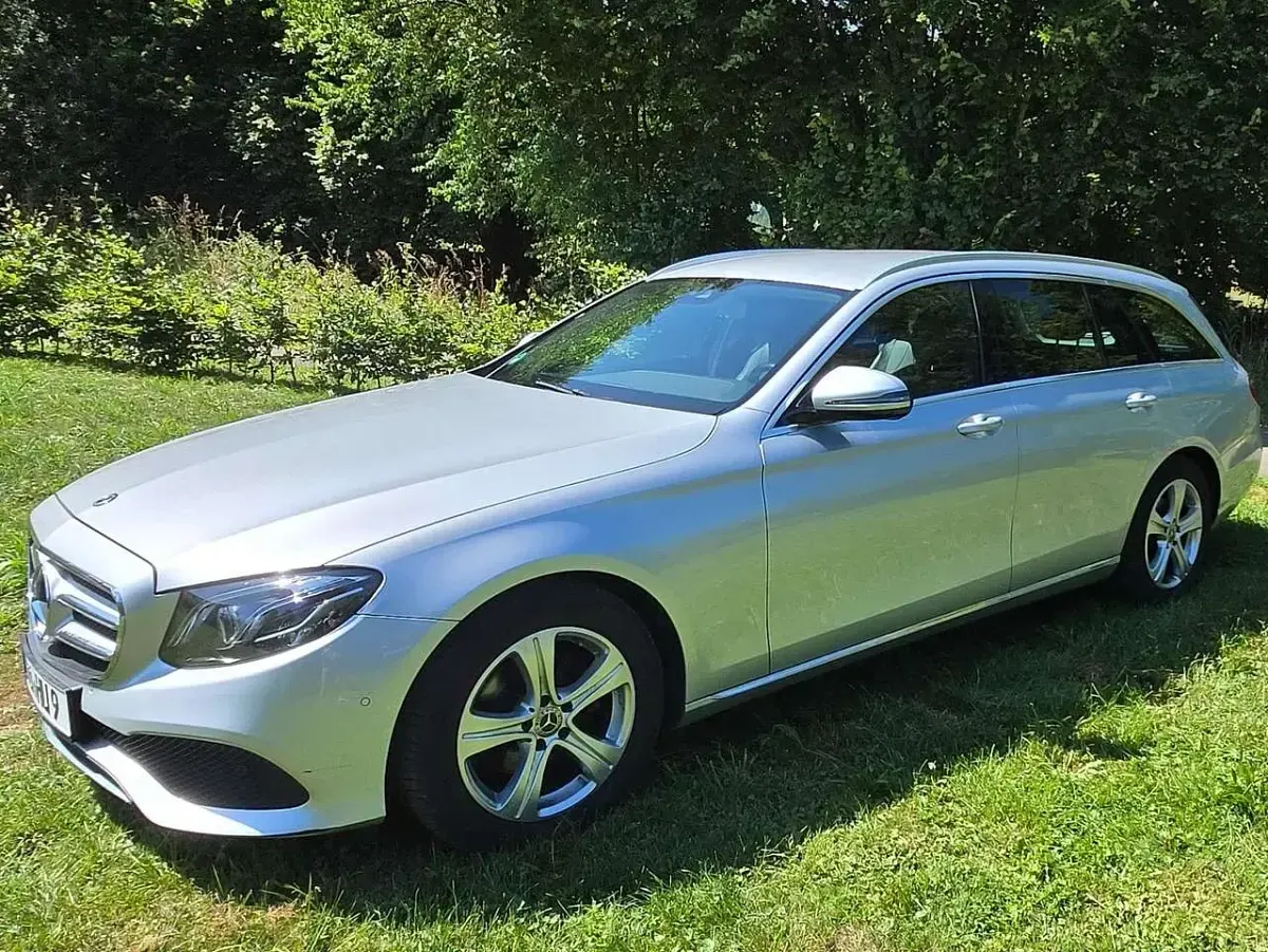 Gebraucht Mercedes E220 Avantgarde 194 PS (142 kW) 2017 Silber Kombi