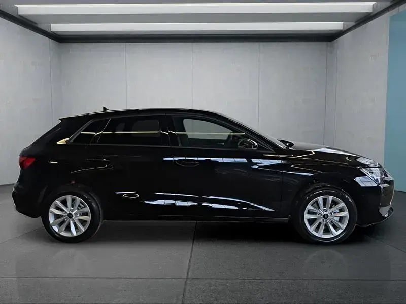 Neu Audi A3 Sportback 116 PS (85 kW) 2026 Schwarz Kleinwagen