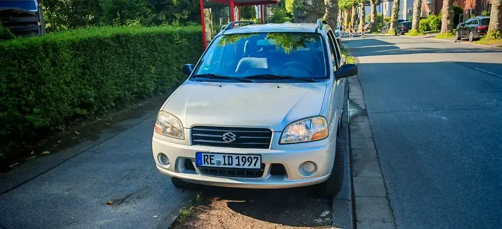 Gebraucht Suzuki Ignis 83 PS (61 kW) 2002 Silber Kleinwagen
