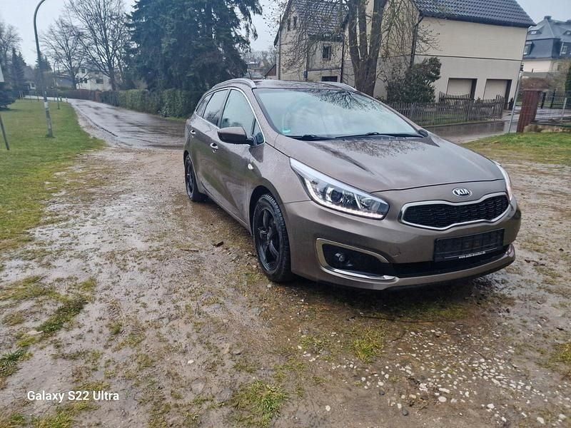 Gebraucht Kia Ceed DREAM-TEAM Edition 136 PS (100 kW) 2016 Braun Kleinwagen