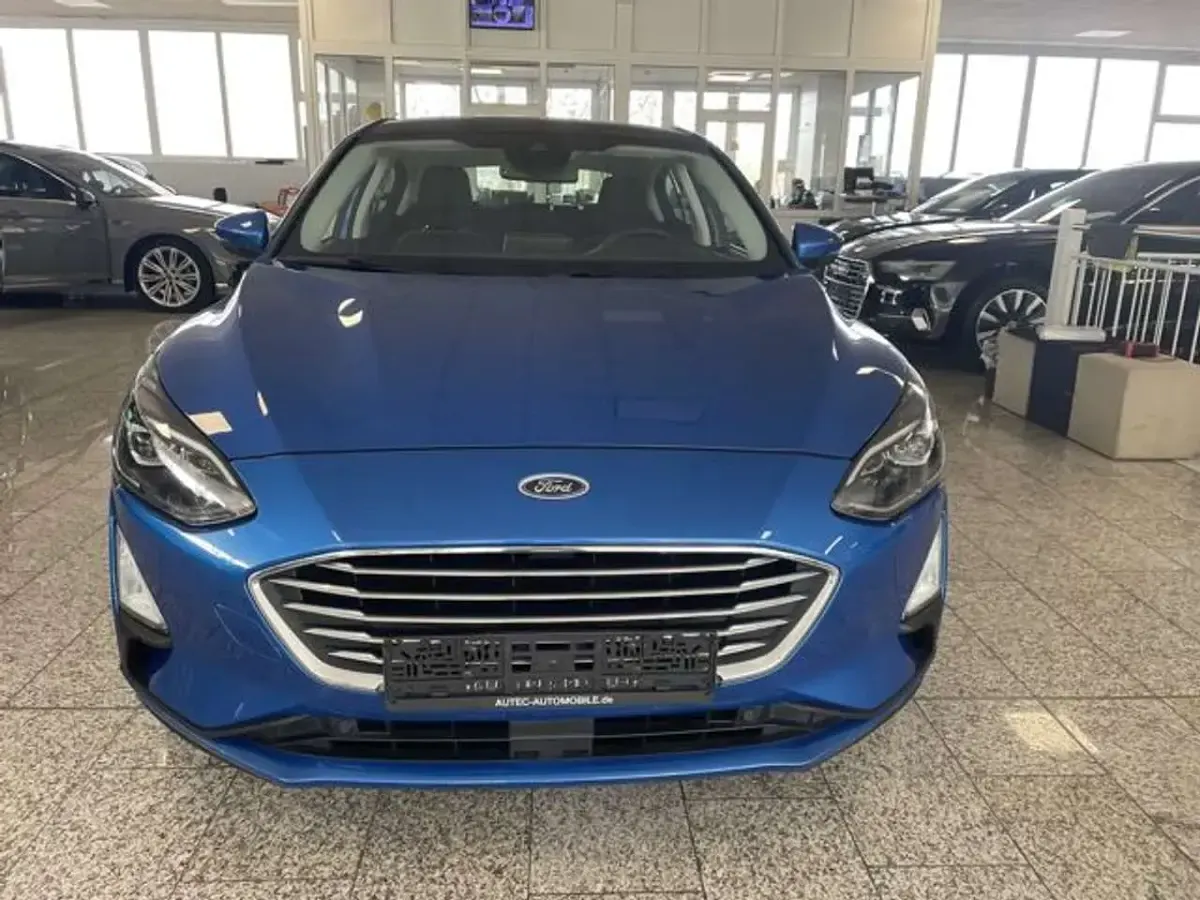 Gebraucht Ford Focus Titanium 125 PS (91 kW) 2020 Blau, metallic Limousine