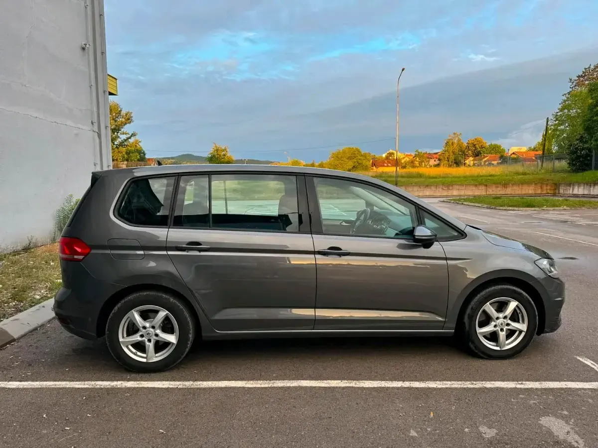 Gebraucht VW Touran 110 PS (80 kW) 2015 Grau Van / Kleinbus