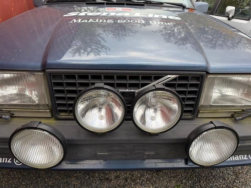 Gebraucht Volvo 744 135 PS (99 kW) 1989 Blau Limousine