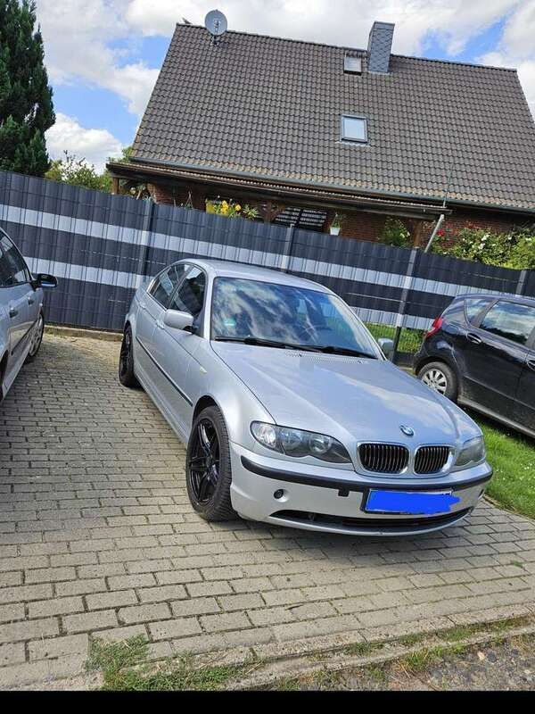 Grau Gebraucht 2003 BMW 320 Limousine | 5.000 € (Fairer Preis) - Bild 1/4