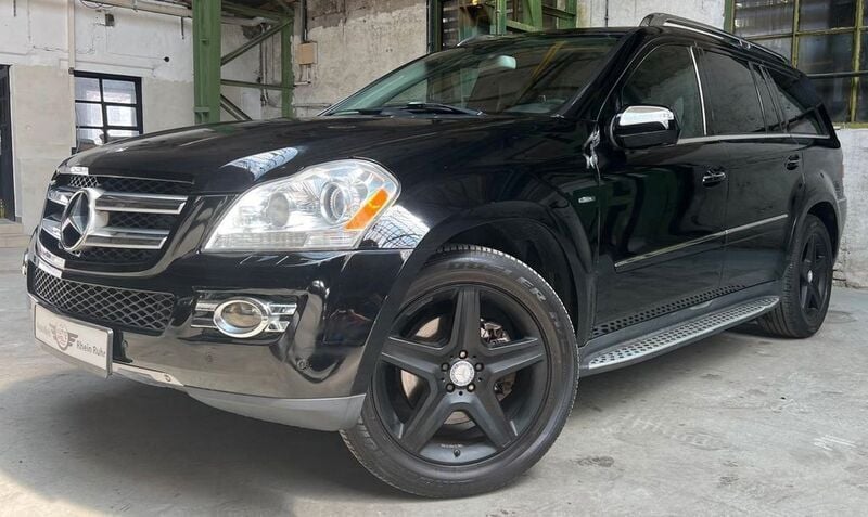 Schwarz Gebraucht 2009 Mercedes GL320 SUV | 23.990 € - Bild 1/4