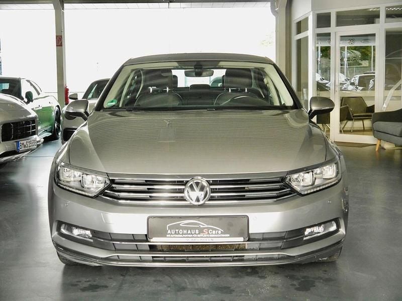 Gebraucht VW Passat Highline 150 PS (110 kW) 2015 Silber Limousine