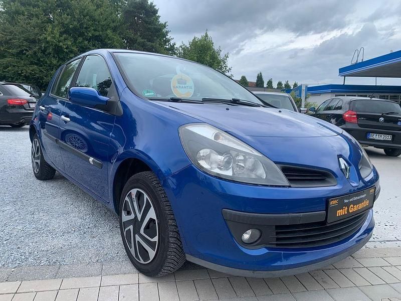Gebraucht 2007 Renault Clio III Dynamique Limousine | 3.250 € (Etwas zu teuer) - Bild 1/4