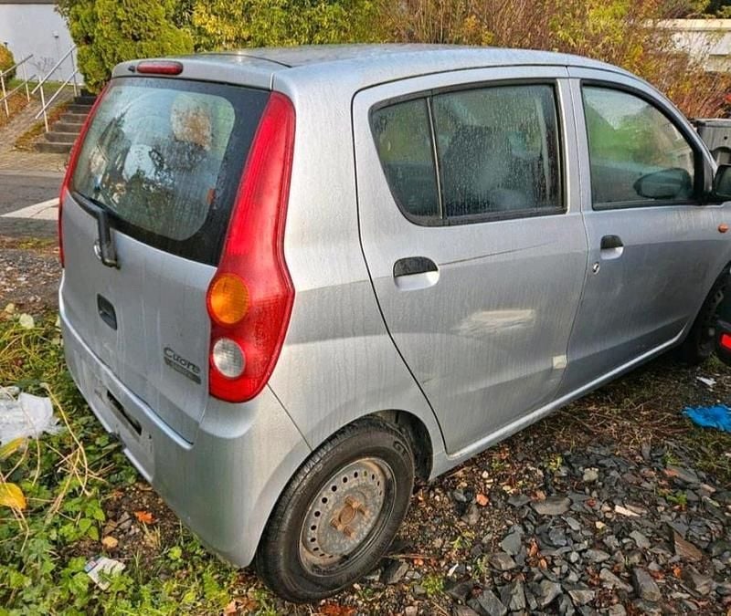 Gebraucht Daihatsu Cuore 60 PS (44 kW) 2010 Silber Kleinwagen