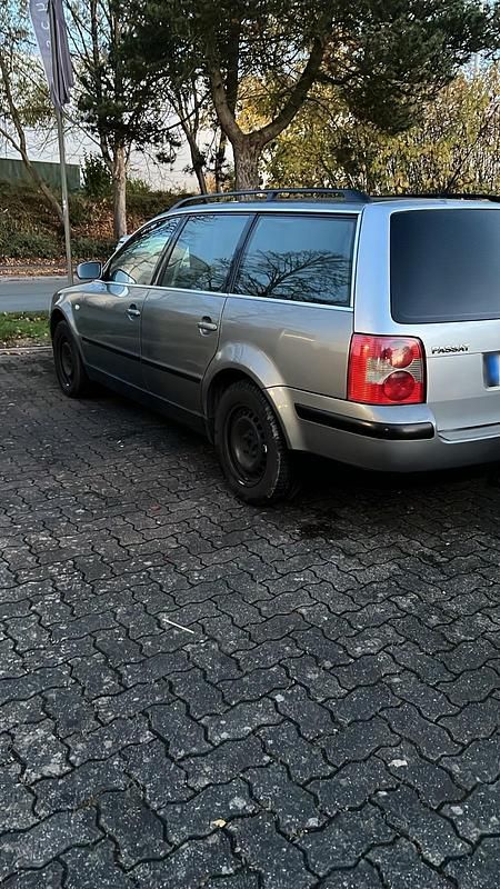 Gebraucht VW Passat 131 PS (96 kW) 2002 Silber Kombi