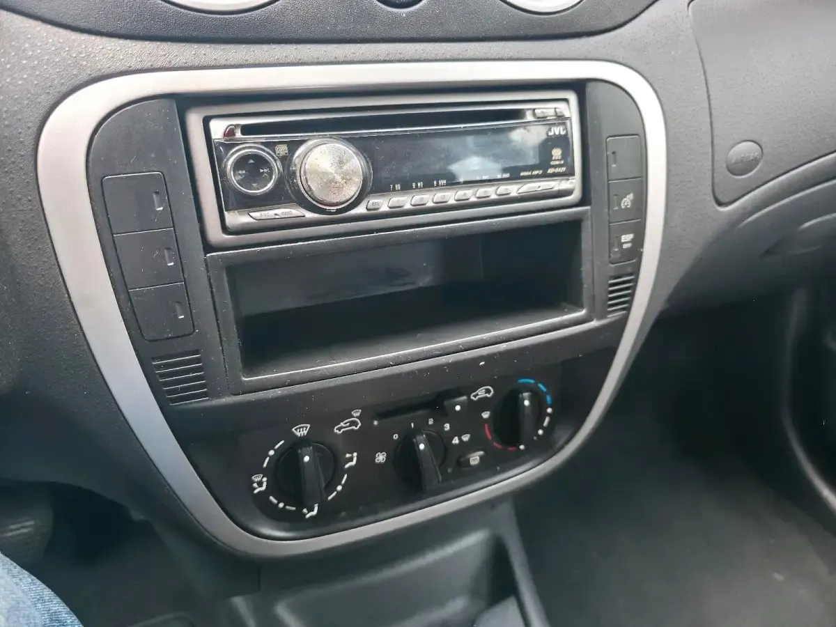 Gebraucht Citroën C2 60 PS (44 kW) 2006 Schwarz Kleinwagen