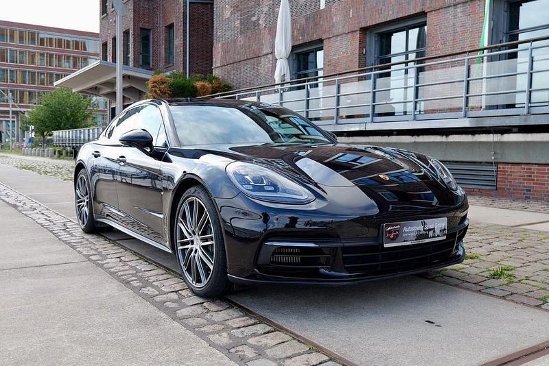 Tiefschwarz Gebraucht 2017 Porsche Panamera 4S Limousine | 67.900 € (Fairer Preis) - Bild 1/4