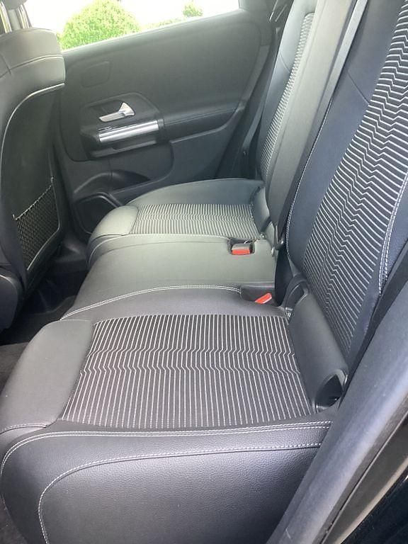 Gebraucht Mercedes B180 Progressive 116 PS (85 kW) 2020 Schwarz Van / Kleinbus