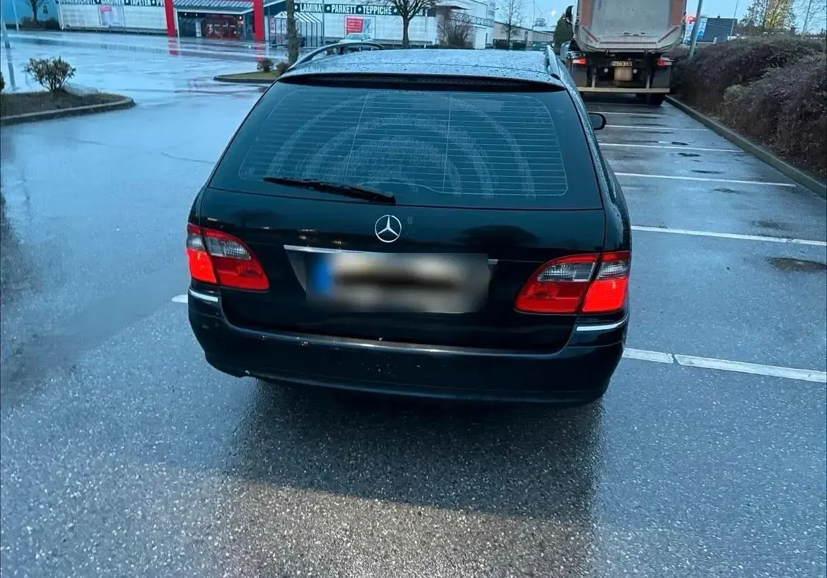 Gebraucht Mercedes E320 224 PS (164 kW) 2004 Schwarz Kombi