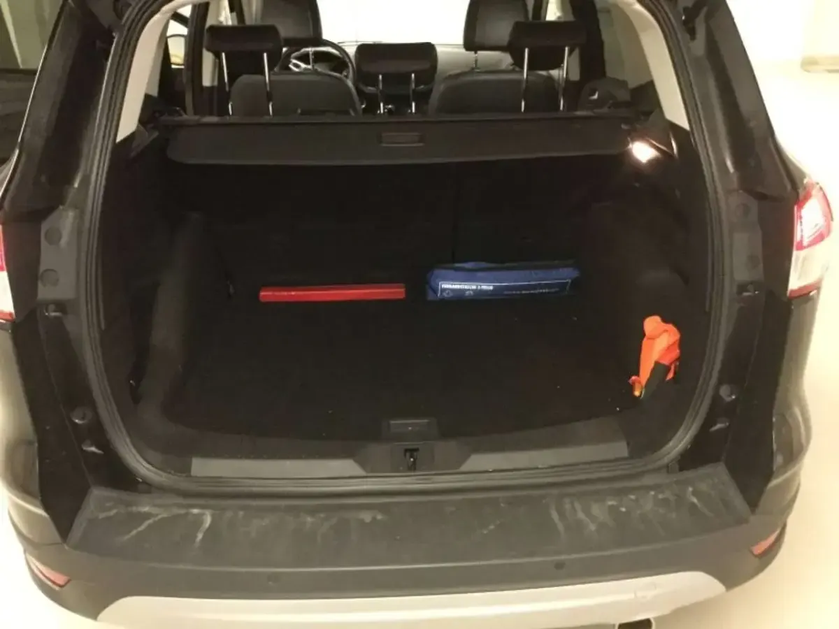 Gebraucht Ford Kuga Titanium 150 PS (110 kW) 2016 Schwarz SUV