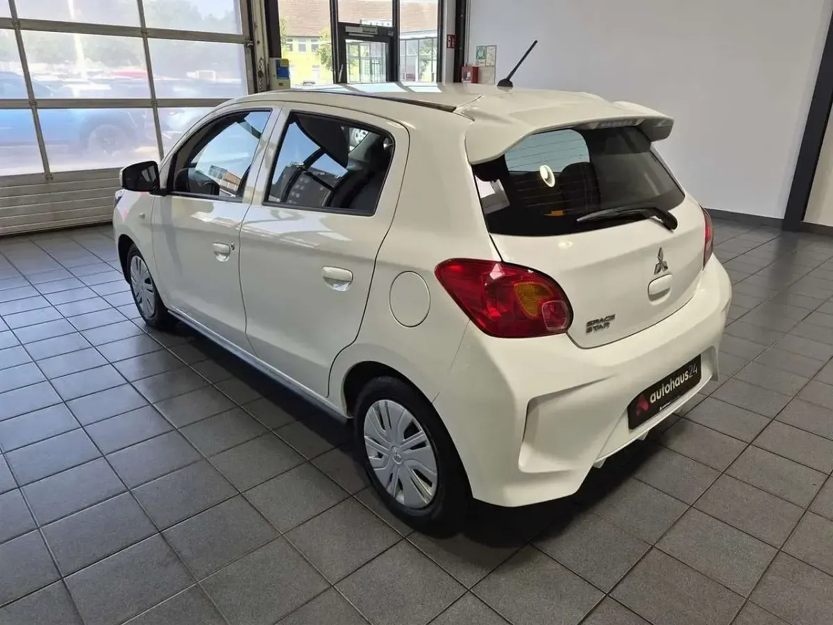 Gebraucht Mitsubishi Space Star Select 80 PS (58 kW) 2022 Weiß Kleinwagen