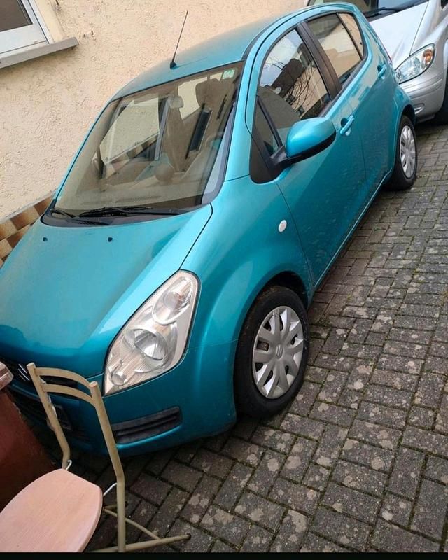 Blau Gebraucht 2009 Suzuki Splash Kleinwagen | 2.300 € (Guter Preis) - Bild 1/4
