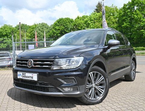 Deep black perleffekt Gebraucht 2018 VW Tiguan Allspace Comfortline SUV | 22.990 € (Superpreis) - Bild 1/4
