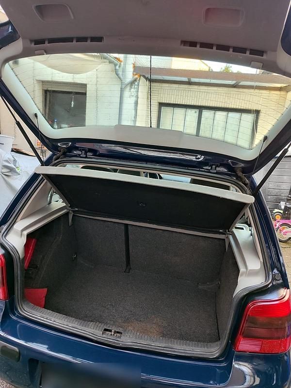 Gebraucht VW Golf IV 75 PS (55 kW) 2000 Blau Kleinwagen
