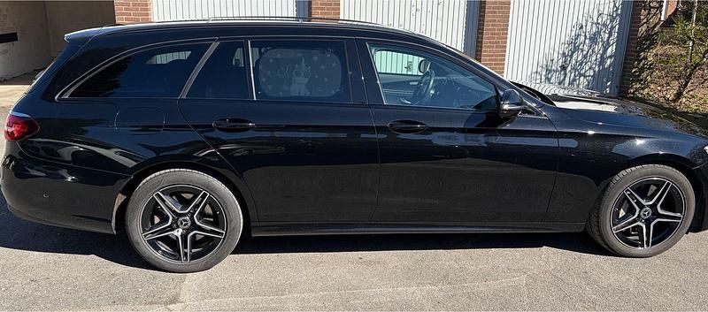 Gebraucht Mercedes E300 AMG line 320 PS (235 kW) 2022 Schwarz Kombi