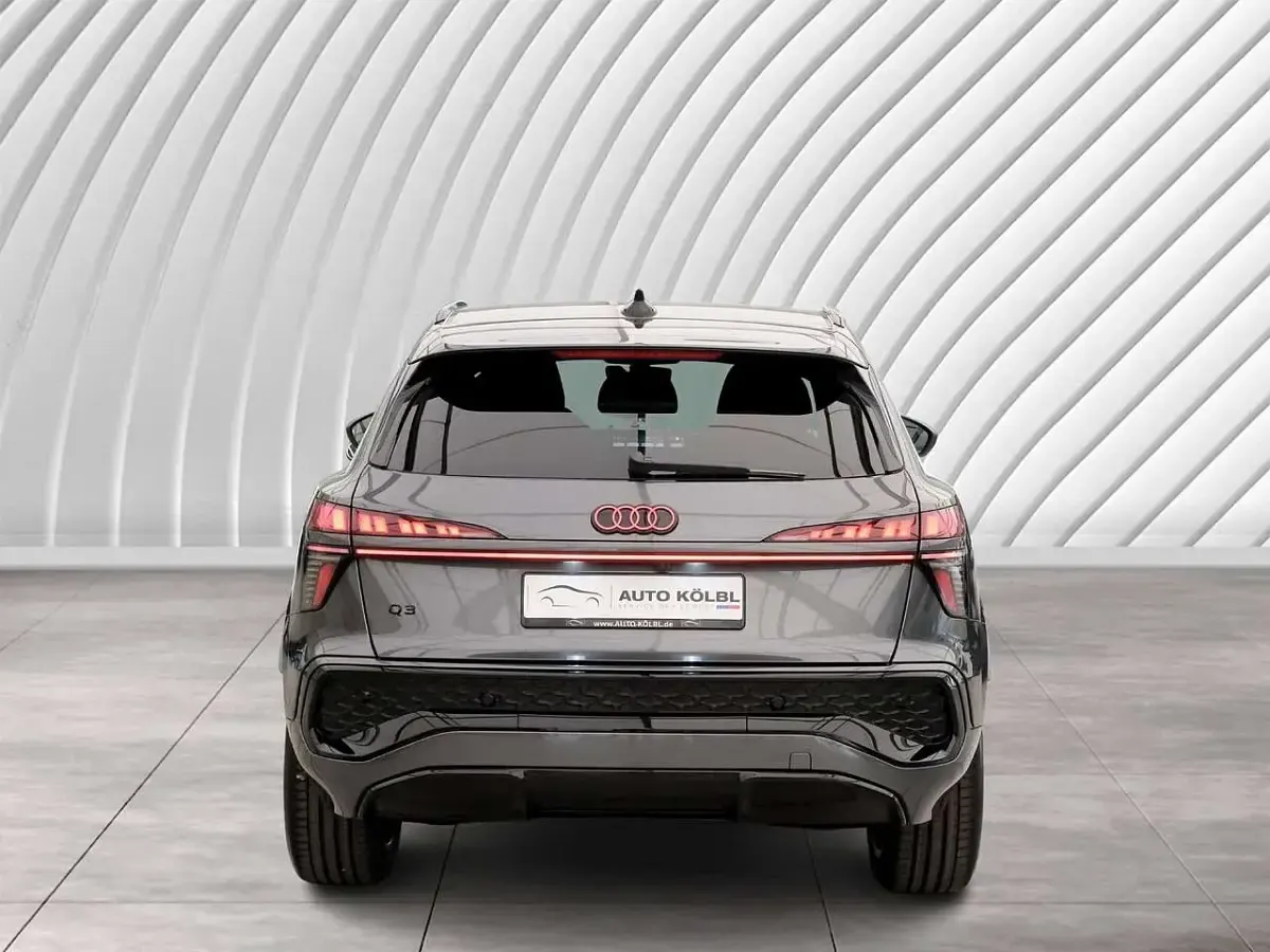 Neu Audi Q3 Sport 150 PS (110 kW) 2026 Daytonagrau perleffekt SUV