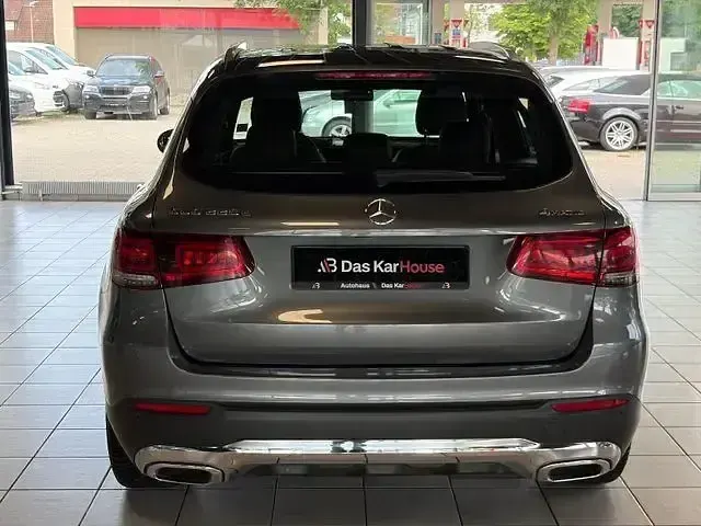 Gebraucht Mercedes GLC220 194 PS (142 kW) 2020 Grau SUV