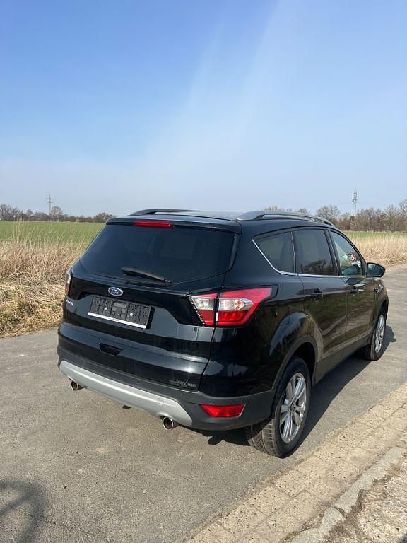 Gebraucht Ford Kuga 150 PS (110 kW) 2019 Schwarz SUV