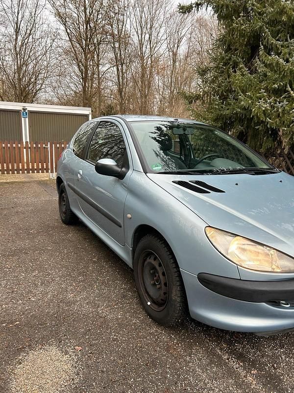 Gebraucht Peugeot 206 75 PS (55 kW) 2001 Grau Kleinwagen