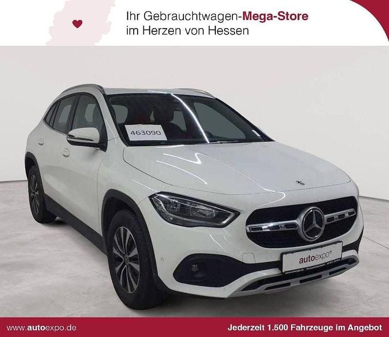 Polarweiß Gebraucht 2020 Mercedes GLA220 Style SUV | 33.990 € (Fairer Preis) - Bild 1/4