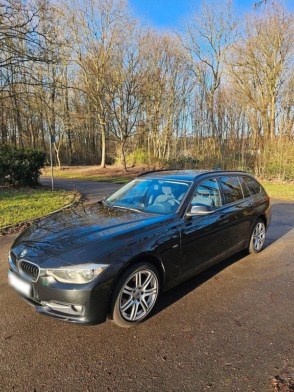 Gebraucht BMW 316 Sport Line 136 PS (100 kW) 2014 Schwarz Kombi