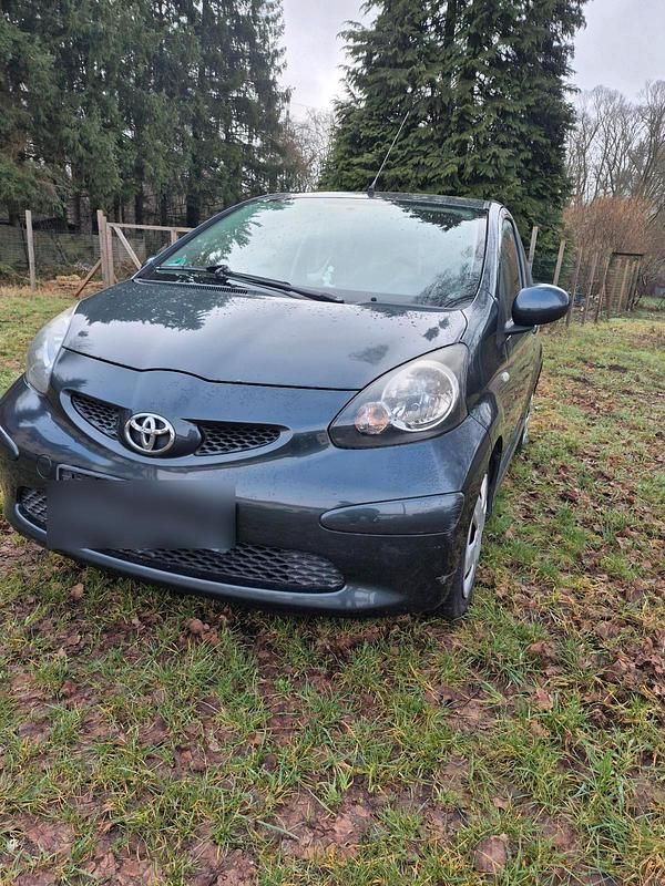 Gebraucht Toyota Aygo 69 PS (50 kW) 2007 Grau Kleinwagen